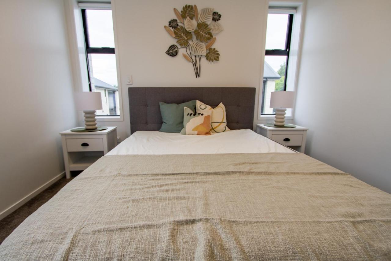 2 Bed Central Addington W/Park Крайстчърч Екстериор снимка